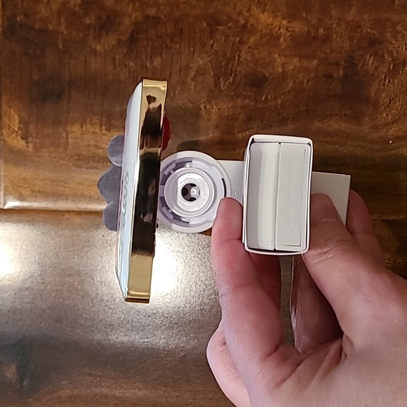 Bath and Body Works Holiday Cat Wallflowers Fragrance Plug - Picture 8 of 8